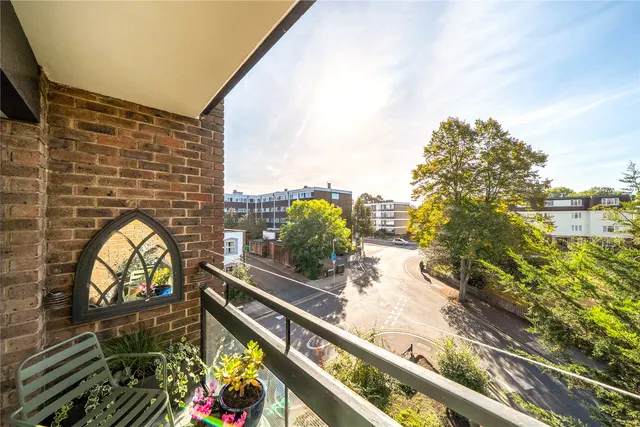 Avenue Elmers, Surbiton, KT6, photo 3