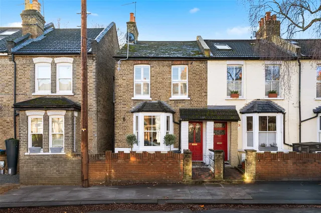 Fulwell Road, Teddington, TW11 0RJ, photo 1
