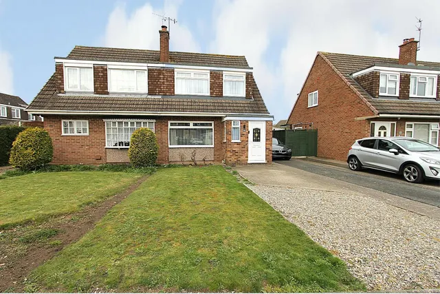 Willowfield Drive, Kidderminster, photo 1