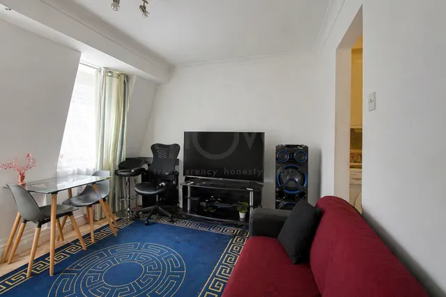College Road, Bromley, BR1, photo 1