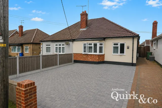 London Road, Benfleet, SS7, photo 1