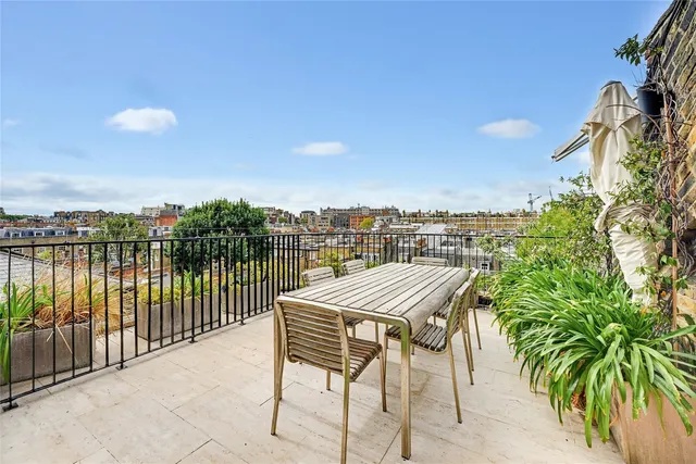 Photo 3 — Lennox Gardens, London, SW1X