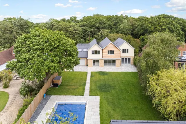Ridgeway Lane, Lymington, Hampshire, SO41 8AA, photo 1
