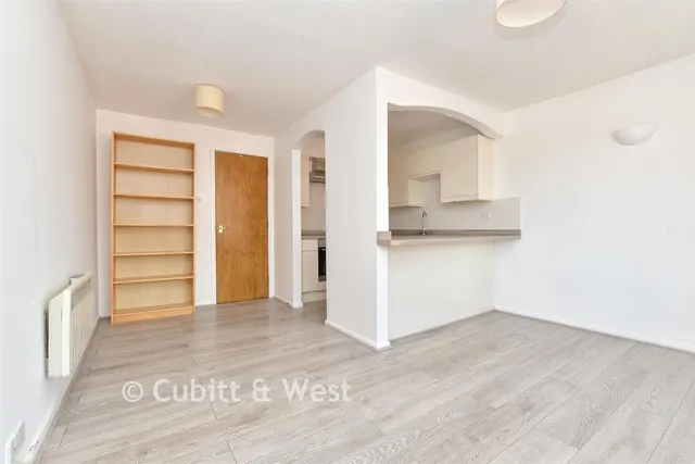 Foxglove Way, Wallington, SM6, photo 2