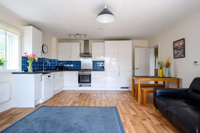 Photo 3 — Alderson Grove Hersham, Walton-On-Thames KT12 5EG