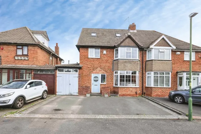 Blandford Avenue, Birmingham, B36, photo 1