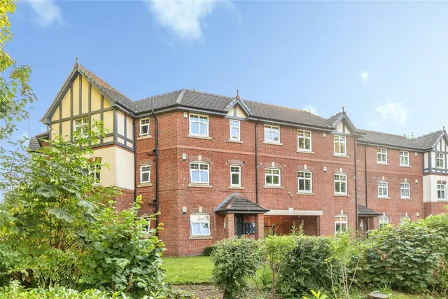 Bridgefield Drive, Bury, BL9, photo 1