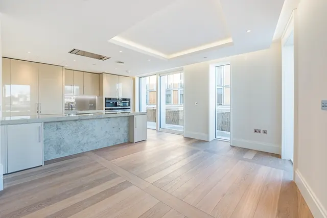 3 bedroom flat — The Strand London WC2R