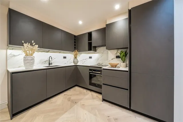 Ashfield Road, London, W3, photo 3