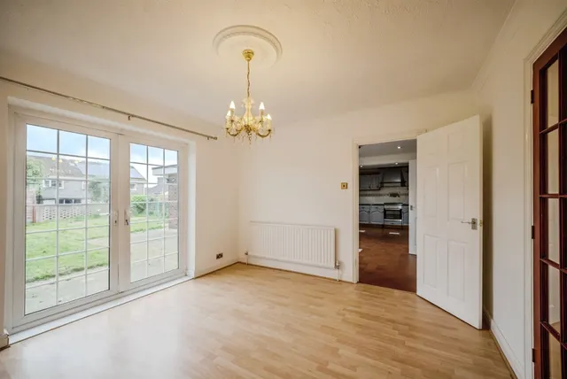 Budden Crescent, Caldicot, NP26, photo 3