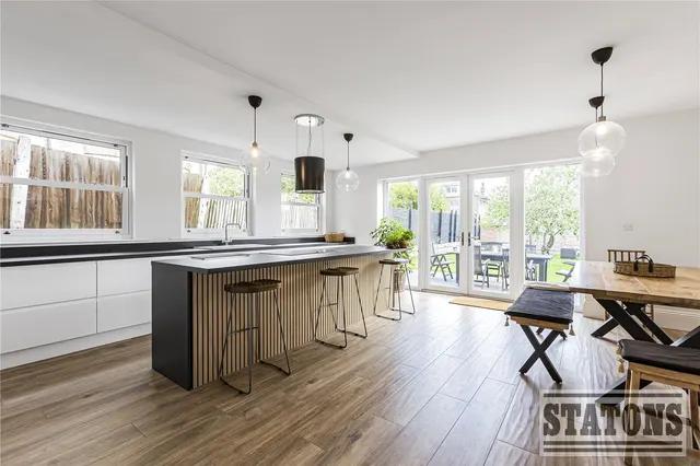 Photo 3 — Hadley Road, Barnet, EN5 5QR