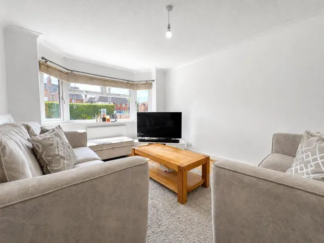 Leicester Road, Loughborough, LE11, photo 2