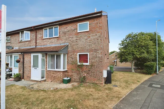 Longs Drive, Yate, Bristol, photo 1