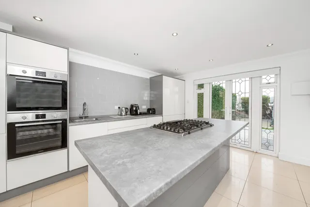Photo 3 — Leamington Avenue, Orpington, BR6 9QA