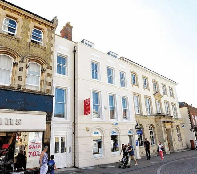 High Street, Andover, SP10, photo 1