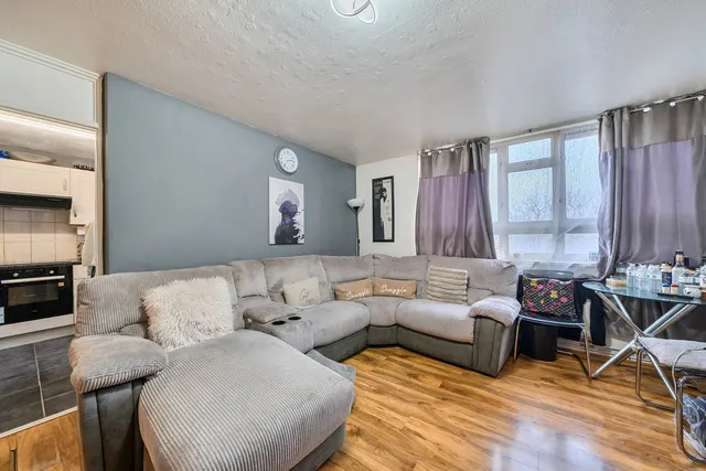 Photo 2 — Overhill Road, SE22