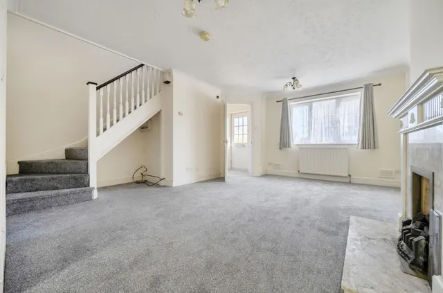 Wolsey Close, Nyetimber, PO21, photo 3