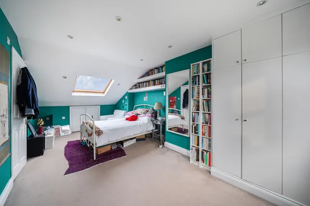 Photo 3 — 71 Macfarlane Road, London