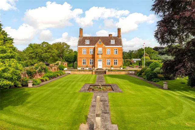 Tile House Road, Lillingstone Dayrell, MK18, photo 1