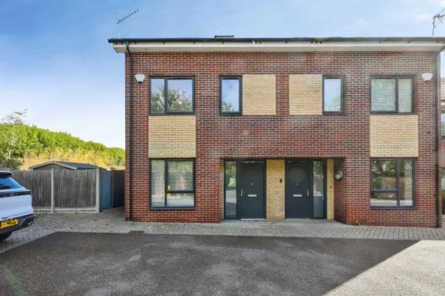 Cowper Close, Ware, SG12, photo 1