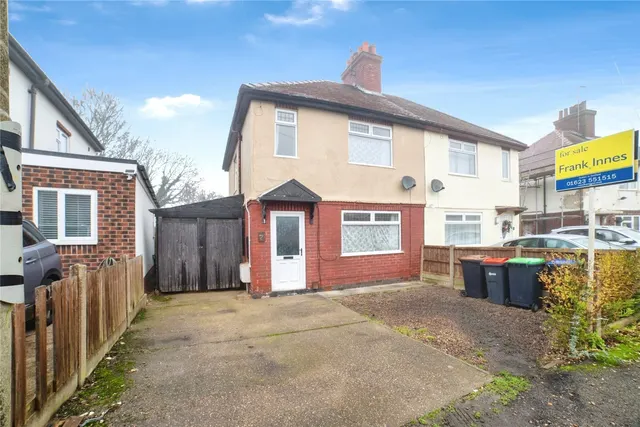 The Crescent, Sutton-in-Ashfield, NG17, photo 1