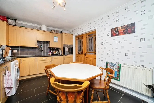 The Crescent, Sutton-in-Ashfield, NG17, photo 2