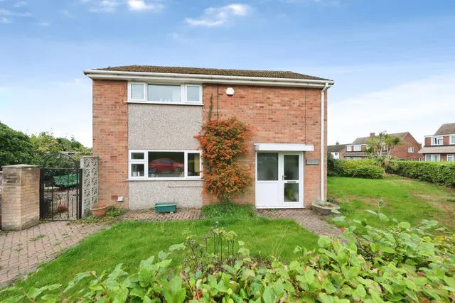 Oakley Avenue, Chesterfield, photo 1