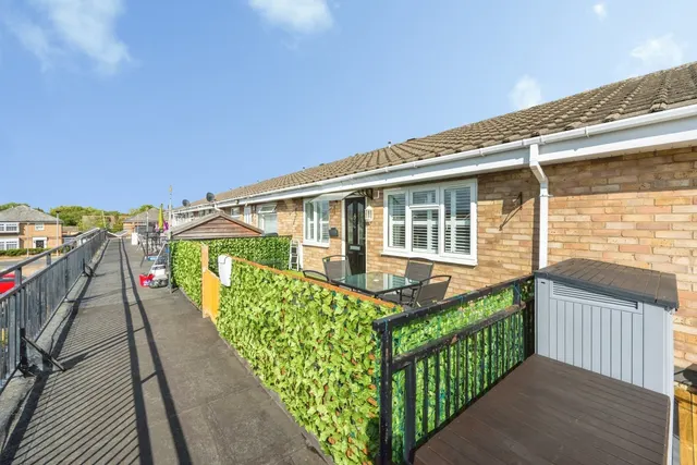 Shaldon Court, Bedford, Bedfordshire, MK40, photo 1