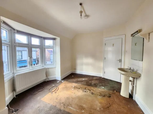 South Street, Dorking, RH4, photo 3