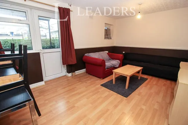 Kennedy Square, Leamington Spa, CV32, photo 3