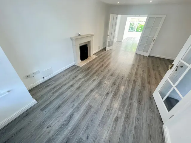 Lorimer Close, LU2, photo 2