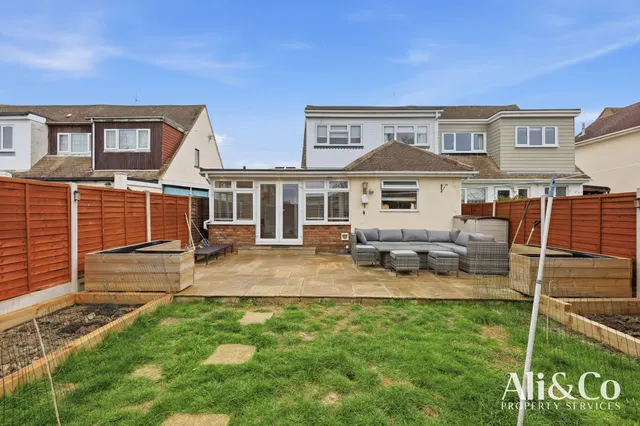 Photo 2 — Village Drive, Canvey Island, Essex, SS8 0LJ