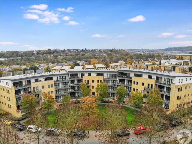 2 bedroom 2 bedroom property, Redwing Crescent, Waterstone Way, DA9