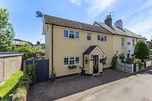 Tanhouse Lane, Alton, GU34, photo 1