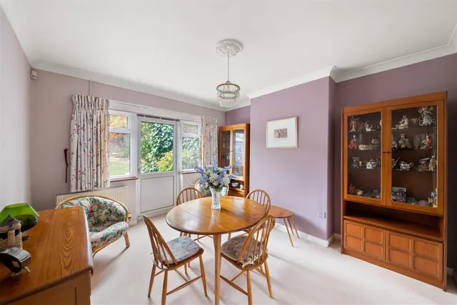 Cotswold Close, Uxbridge, photo 3