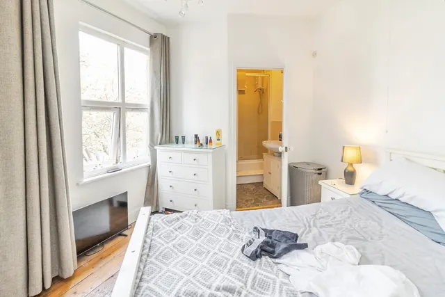 Caledonian Road, New Bradwell, MK13, photo 3