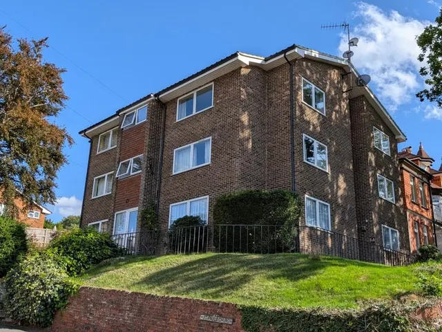 St. Pauls Road West, Dorking, RH4, photo 1