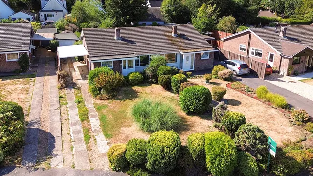 Rowcroft Close, Ash Vale, Guildford, Surrey, GU12 5LH, photo 1