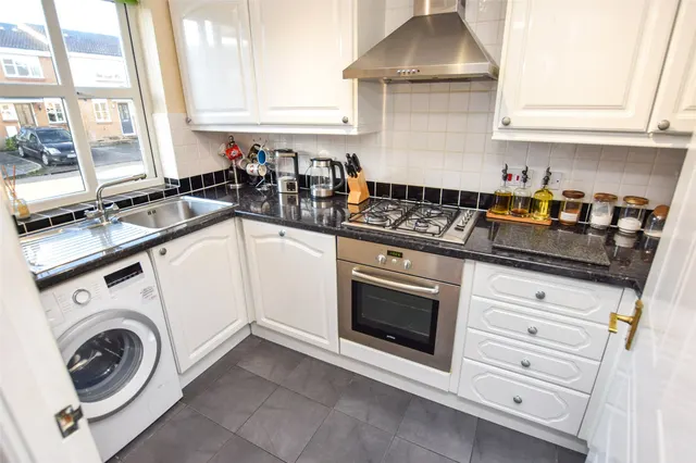 Photo 3 — Alpine Close, Farnborough, Hampshire, GU14 0RN