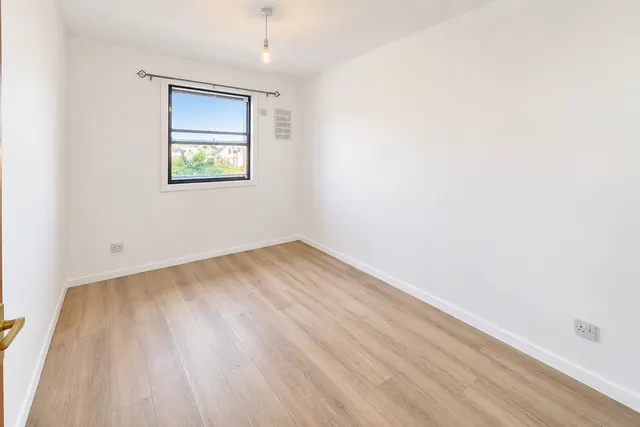 Gibson Close, Isleworth, TW7, photo 3