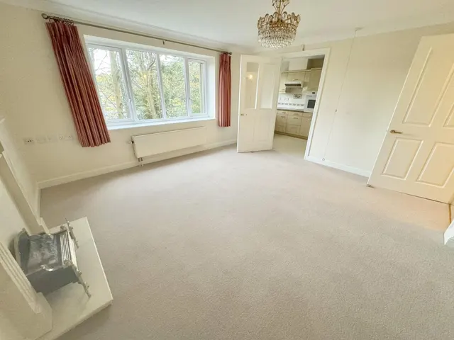 Lindsay Road, BH13, photo 3
