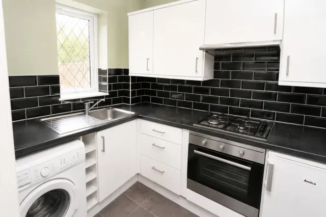 Astral Close, Lower Stondon, SG16, photo 3