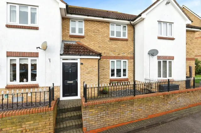 Highgrove Mews, Grays, Essex, RM17, photo 1