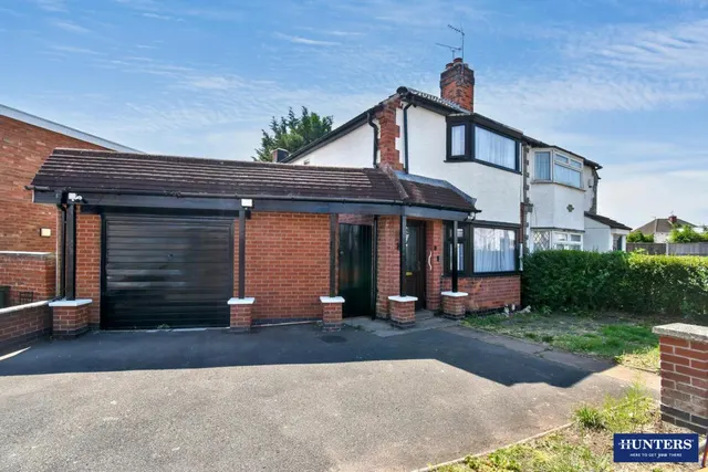 The Crescent, Wigston, photo 1