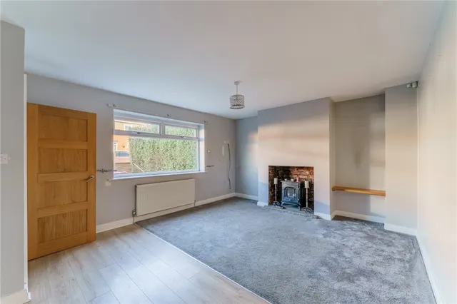 Walton Road, Upton, WF9, photo 3