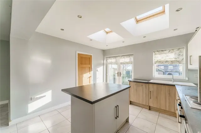 Walton Road, Upton, WF9, photo 2