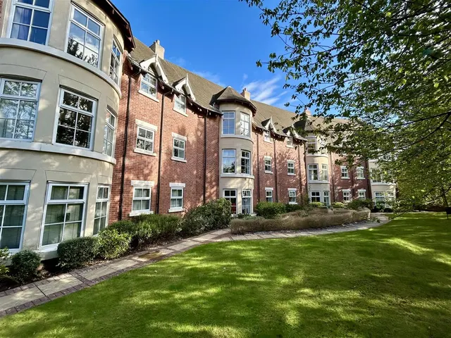Blakemere Drive, Northwich CW9 8UT, photo 1