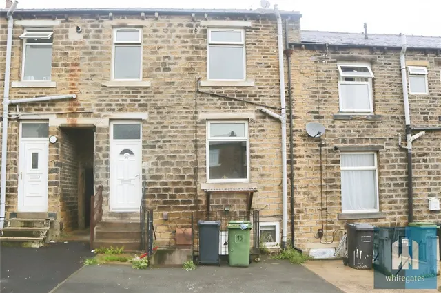 College Street, Crosland Moor, HD4, photo 2