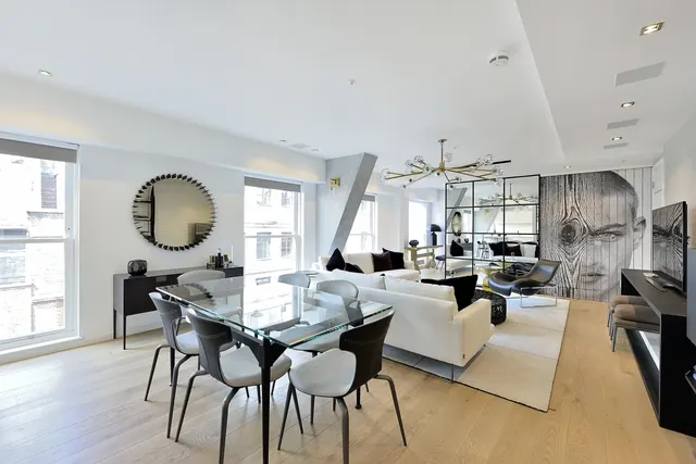 Photo 2 — Essex Street WC2R, EPC:C