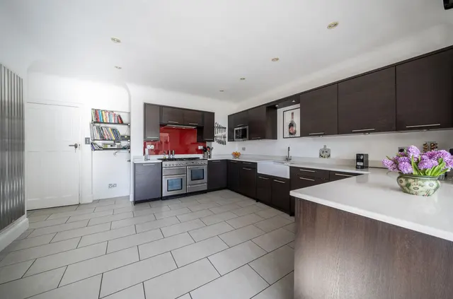 Photo 3 — Manor Way, Purley CR8 3BL